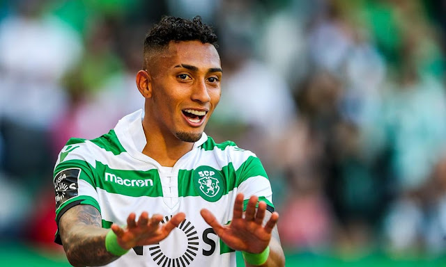 Raphinha célébrant un but